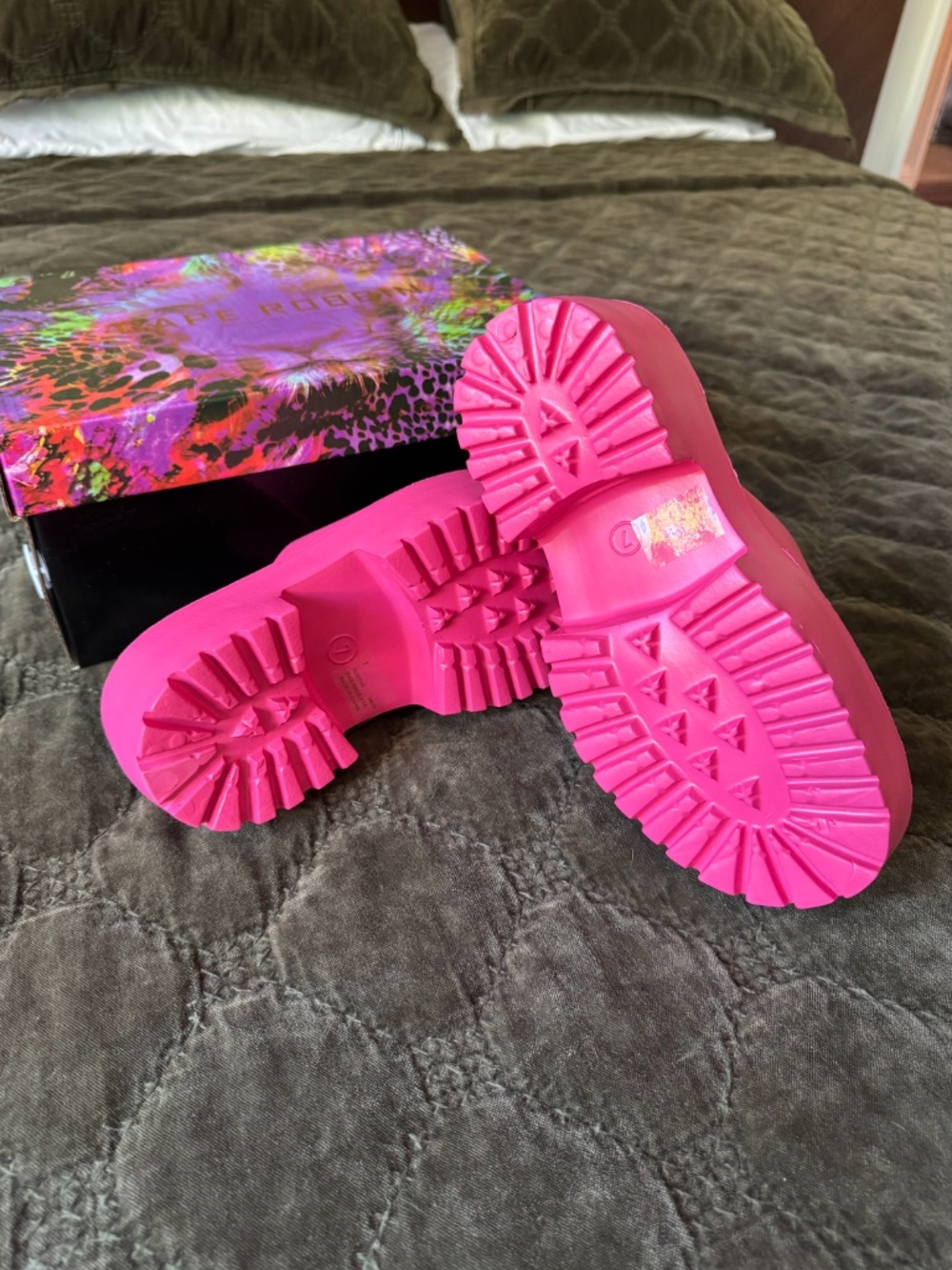 Cape Robbin Oriya Pink Platform Slides Chunky Lug Sole Sandals Womens Size 7 - Picture 6 of 6